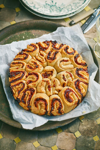 Knuspriges Zupfbrot mit Bacon-Konfitüre Knuspriges Zupfbrot mit Bacon-Konfitüre