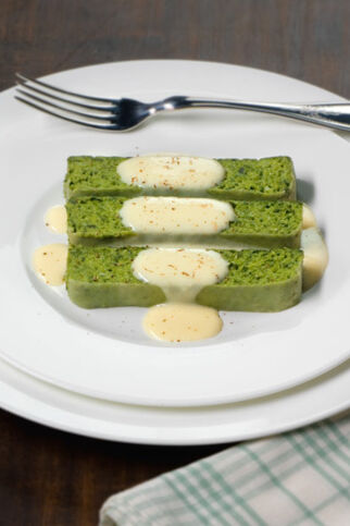 Spinatflan mit Käsesauce Spinatflan mit Käsesauce