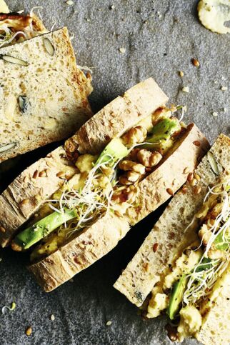 Kichernde Stullemit Avocado undWalnuss Kichernde Stullemit Avocado undWalnuss