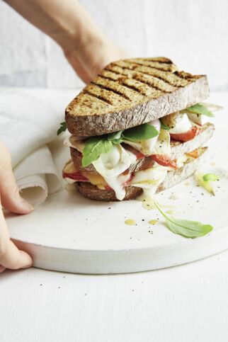 Erdbeereund Ziege mit Schwips Erdbeereund Ziege mit Schwips