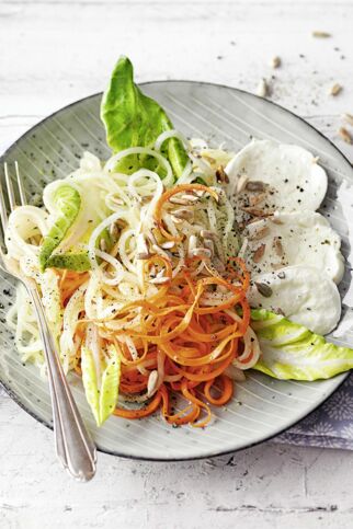 Kohlrabi-Möhren-Nudel-Salat Kohlrabi-Möhren-Nudel-Salat