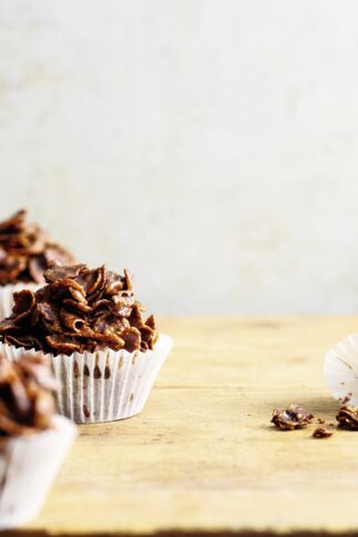 Kleine Cornflakes-Kuchen mit Schokolade Kleine Cornflakes-Kuchen mit Schokolade