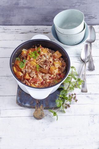 Lammtopf mit Reis und Datteln Lammtopf mit Reis und Datteln