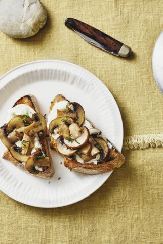 Bruschetta mit Ricotta und Pilzen Bruschetta mit Ricotta und Pilzen