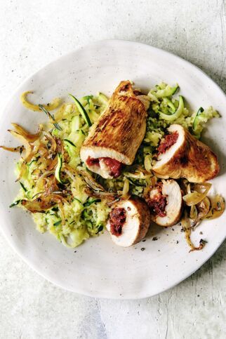 Putenröllchen mit Zucchini-Bulgur Putenröllchen mit Zucchini-Bulgur