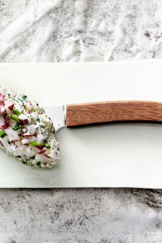 Frischkäse mit Radieschen Frischkäse mit Radieschen