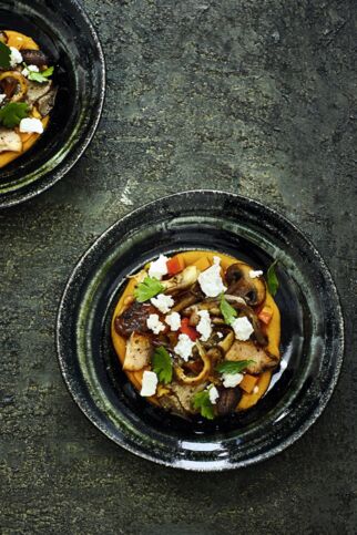 Kürbispüree mit gebratenen Pilzen Kuerbis Pilze Ziegenkaese