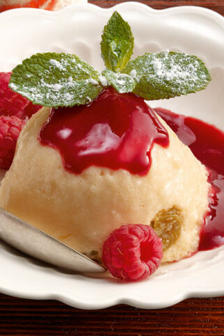 Grießflammeri mit Himbeeren Grießflammeri mit Himbeeren