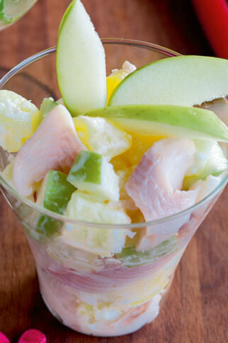 Kartoffel-Apfel-Salat mit Räucherforelle Kartoffel-Apfel-Salat mit Räucherforelle