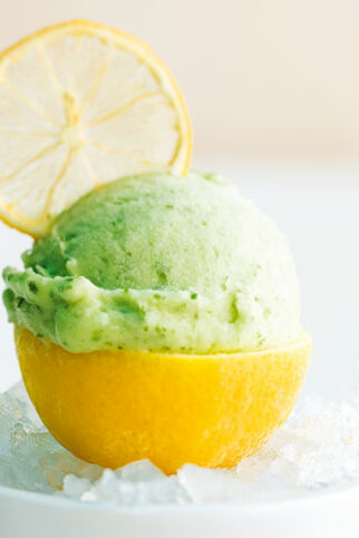 Zitronen-Basilikum-Sorbet Zitronen-Basilikum-Sorbet