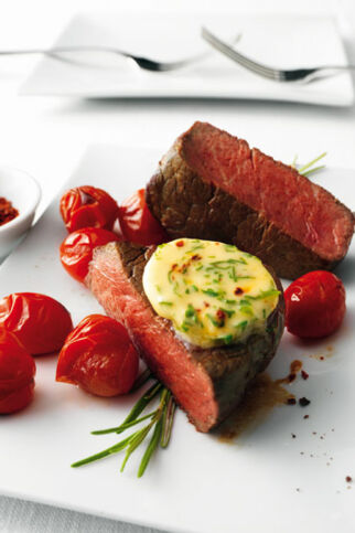 Filetsteak mit karamellisierten Tomaten Filetsteak mit karamellisierten Tomaten