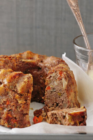 Hackfleischgugelhupf mit Kartoffelsauce Hackfleischgugelhupf mit Kartoffelsauce