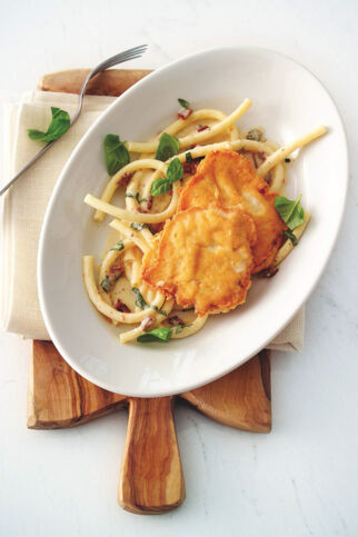 Kaninchenschnitzel im Parmesanmantel mit Makkaroni Kaninchenschnitzel im Parmesanmantel mit Makkaroni