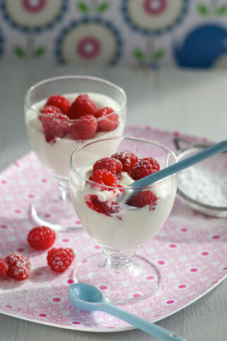 Quarkcreme mit Himbeeren Quarkcreme mit Himbeeren