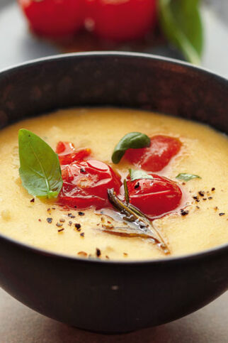 Polentasuppe mit Gebratenen Tomaten Polentasuppe mit Gebratenen Tomaten