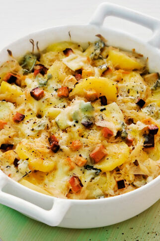 Sauerkraut-Auflauf mit Räuchertofu Sauerkraut-Auflauf mit Räuchertofu