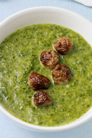 Grünkohlsuppe mit Brätklößchen Grünkohlsuppe mit Brätklößchen