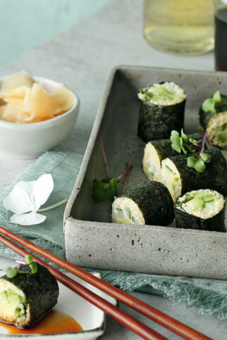 Hirse-Sushi mit Avocado und Gurke Hirse-Sushi mit Avocado und Gurke