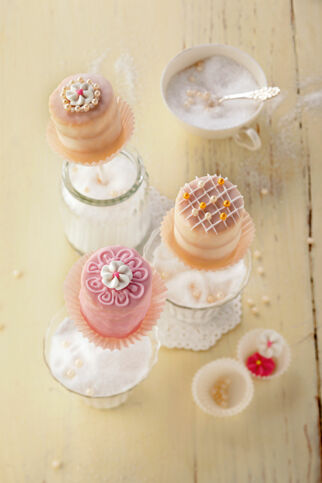 PETIT-FOURS-POPS PETIT-FOURS-POPS