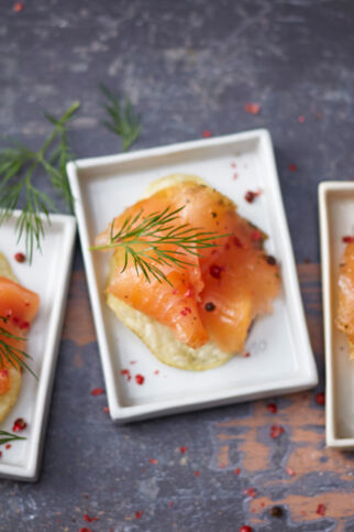 Gebeizter Lachs auf Chips Gebeizter Lachs auf Chips