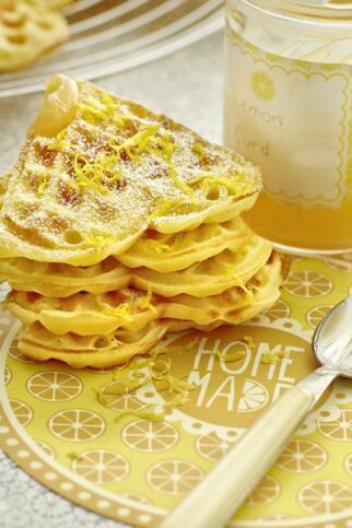 Zitronen-Schmand-Waffeln Zitronen-Schmand-Waffeln