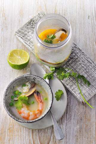 Kokos-Reissuppe mit Garnelen Kokos-Reissuppe mit Garnelen