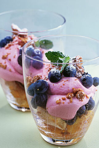 Himbeer-Fool mit Löffelbiskuit Himbeer-Fool mit Löffelbiskuit