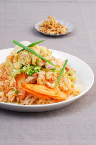 Nasi Goreng mit Weißkohl und Möhren Nasi Goreng mit Weißkohl und Möhren