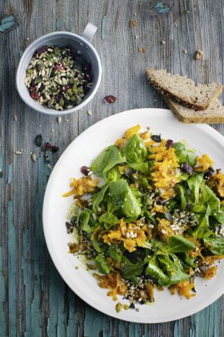 Feldsalat mit Kürbis und Kerndl-Topping Feldsalat mit Kürbis und Kerndl-Topping