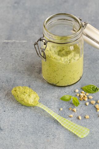 Basilikum-Mandel-Aufstrich Basilikum-Mandel-Aufstrich