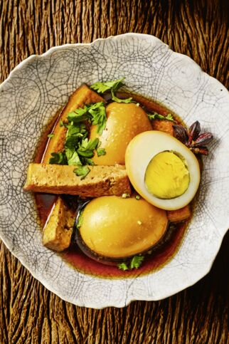 Geschmorte Eier mit fünf Gewürzen Geschmorte Eier mit fünf Gewürzen