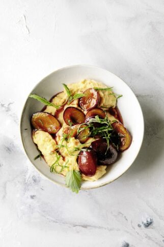 Mandelpolenta mit Zimtzwetschgen Mandelpolenta mit Zimtzwetschgen