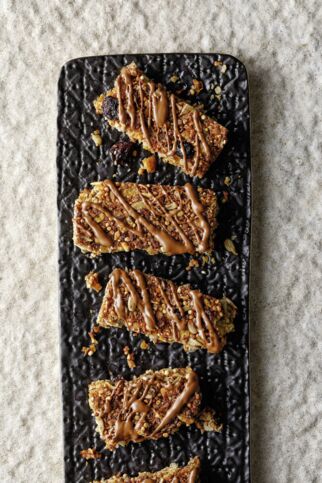 Müsliriegel mit Schokolade Müsliriegel mit Schokolade