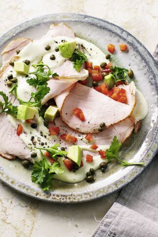 Putenbrustaufschnitt mit Avocadosauce Putenbrustaufschnitt mit Avocadosauce