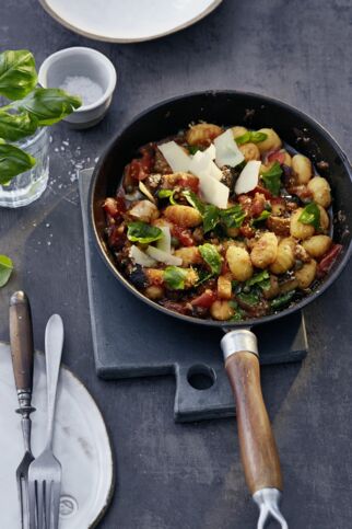 One-Pan-Gnocchi mit Auberginen One-Pan-Gnocchi mit Auberginen
