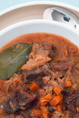 Wildschweinragout mit Gemüse Wildschweinragout mit Gemüse