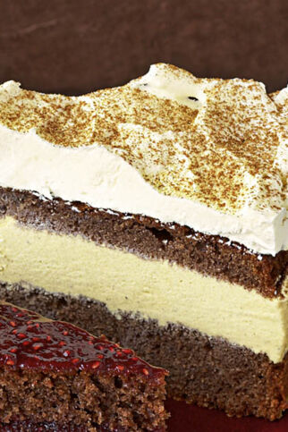 Weihnachts-Eistorte Weihnachts-Eistorte