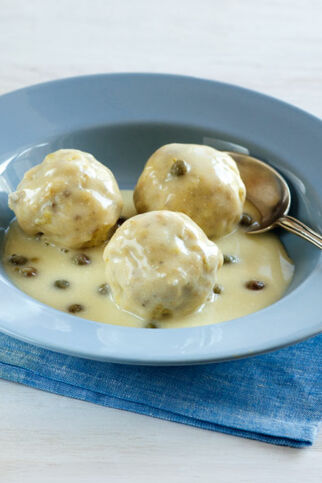Fischknödel in Kapernsauce Fischknödel in Kapernsauce
