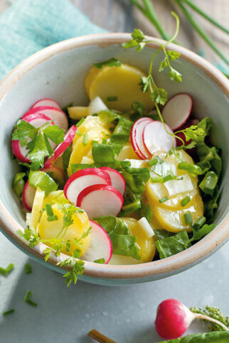 Kräuter-Kartoffelsalat mit Radieschen Kräuter-Kartoffelsalat mit Radieschen