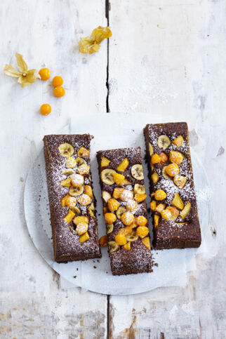 Kakaokuchen mit exotischen Früchten Kakaokuchen mit exotischen Früchten