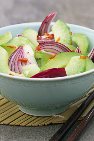 Gurkensalat süß-sauerscharf Gurkensalat süß-sauerscharf