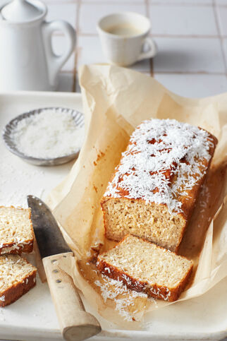 Bananen-Kokos-Kuchen mit Buttermilch und Rum Bananen-Kokos-Kuchen mit Buttermilch und Rum