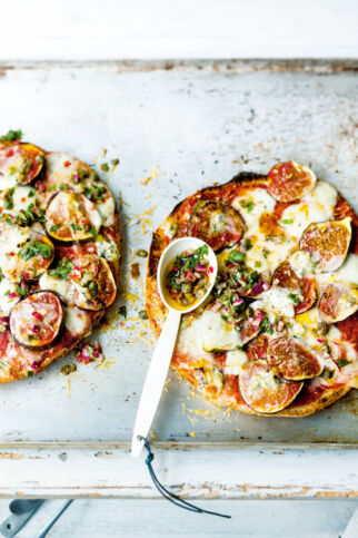 Fladenbrotpizza mit dreierlei Käse Fladenbrotpizza mit dreierlei Käse