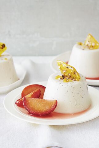 Mandel-Pannacotta mit Pflaumen Mandel-Pannacotta mit Pflaumen