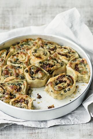 Zupfschnecken mit Sardellenbutter Zupfschnecken mit Sardellenbutter