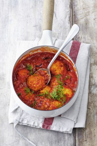 Linsenbällchen mit Tomatensauce Linsenbällchen mit Tomatensauce