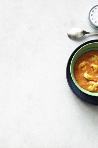 Tomatensuppe mit Tortellini Tomatensuppe mit Tortellini