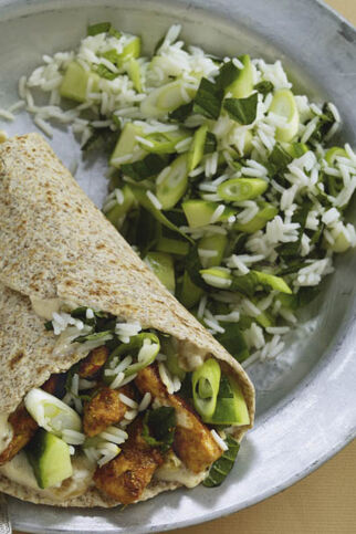 Hähnchencurry-Wraps mit Reis Hähnchencurry-Wraps mit Reis