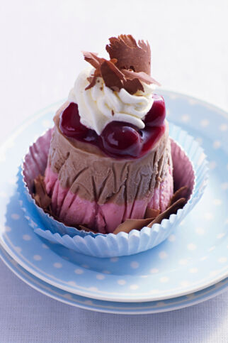 Geeiste Schwarzwälder Kirschtörtchen Geeiste Schwarzwälder Kirschtörtchen