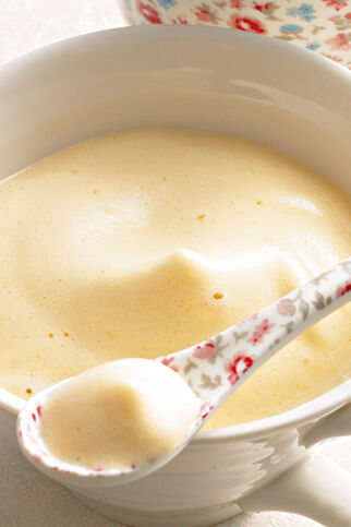 Luftiges Pfirsich-Orangen-Sabayon Luftiges Pfirsich-Orangen-Sabayon